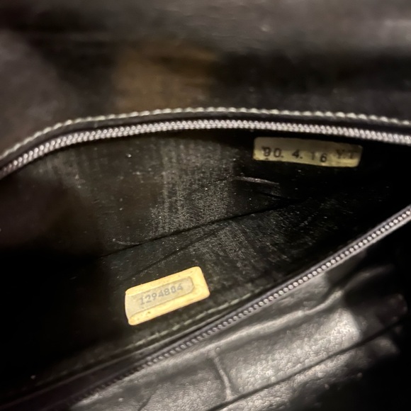 🪭VINTAGE SUPER RARE CHANEL HANDBAG🪭 - Picture 11 of 14